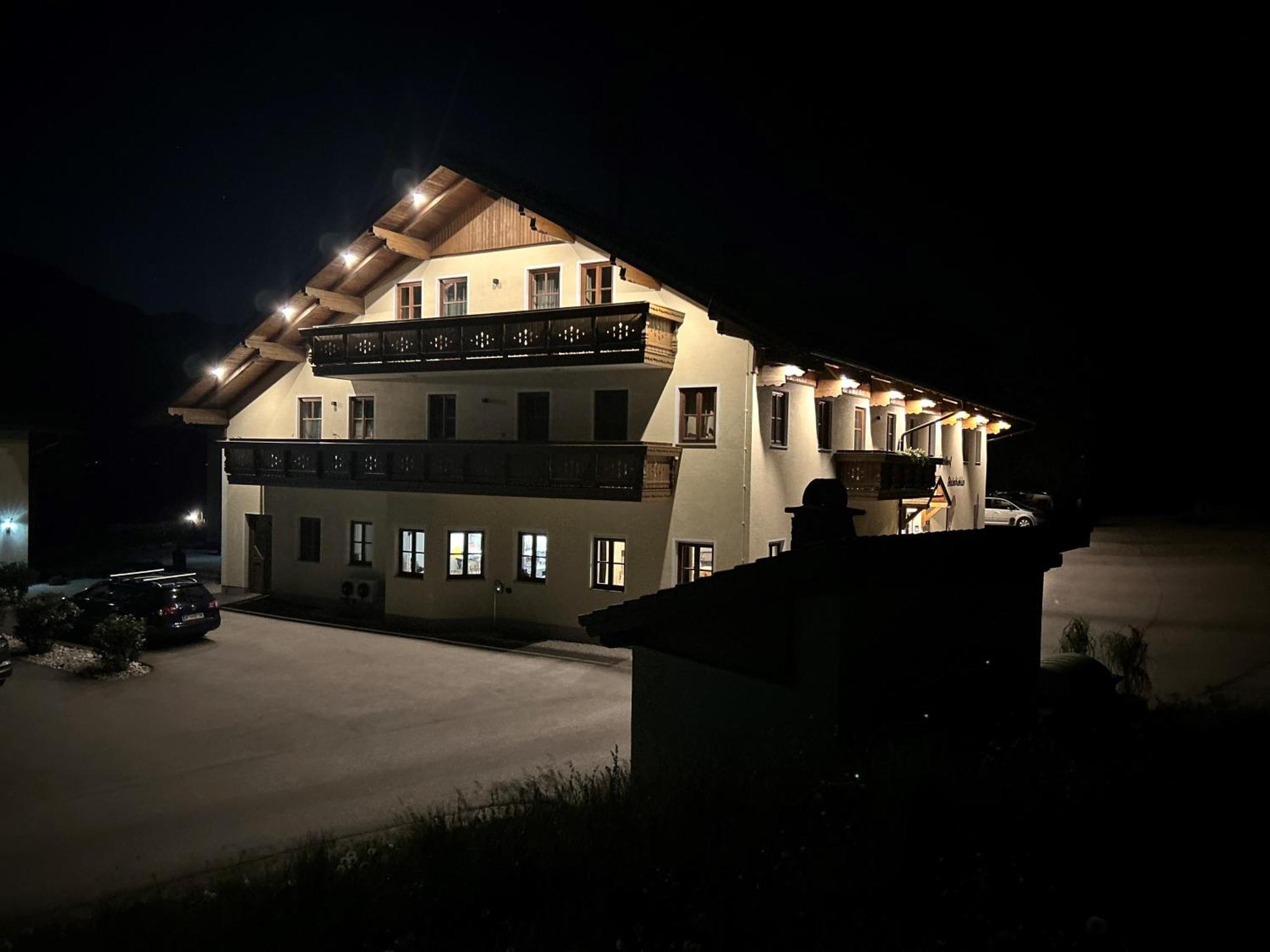 Gasthof Steinbichler ヌスドルフ・アム・アターゼー エクステリア 写真