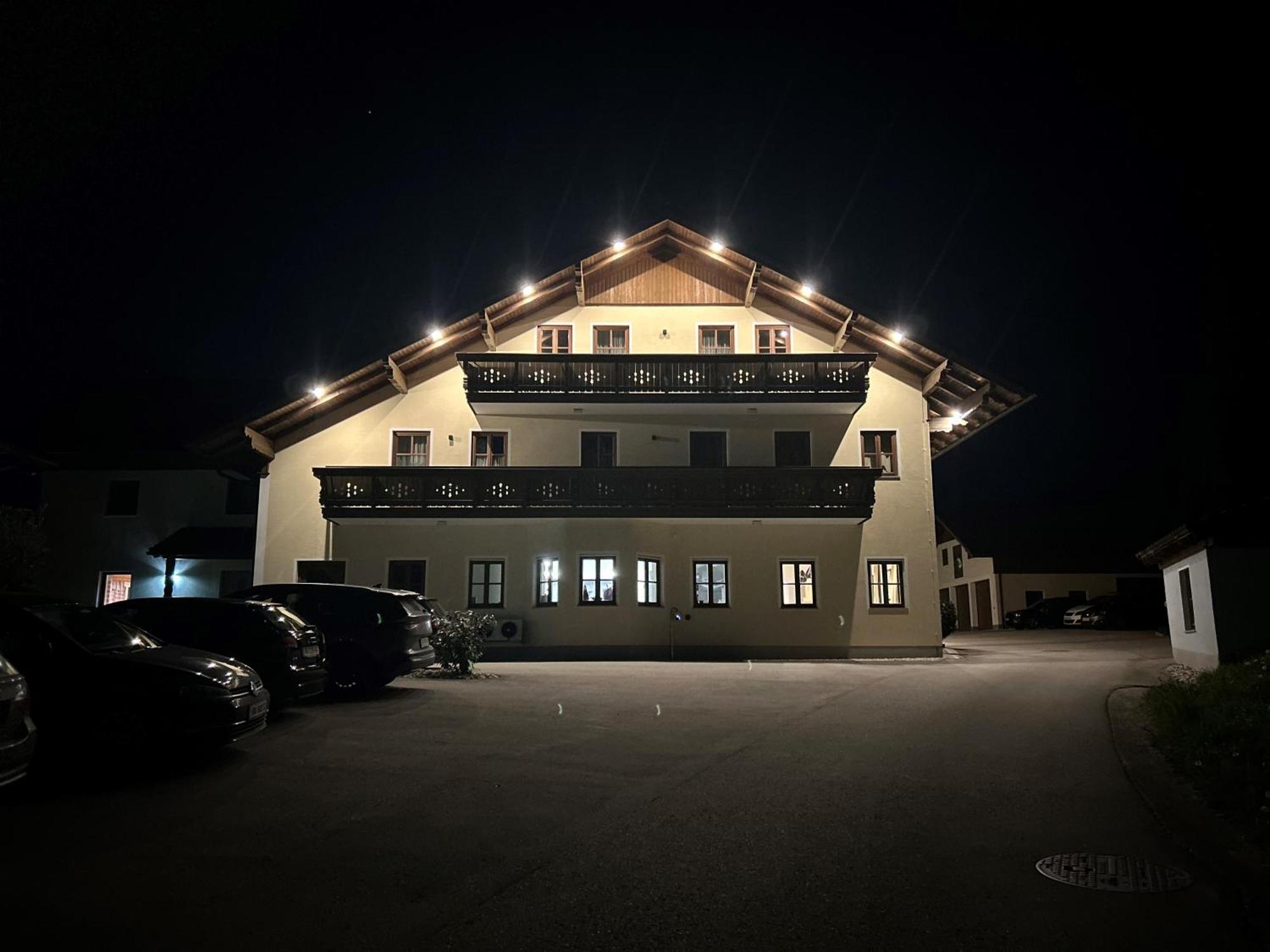 Gasthof Steinbichler ヌスドルフ・アム・アターゼー エクステリア 写真